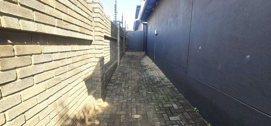 To Let 3 Bedroom Property for Rent in Cashan North West